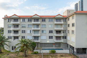 Lake Beach Club Condominium in Miami Beach, FL - Building Photo - Building Photo