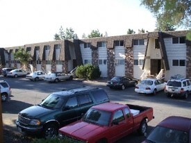 River West Apartments in Bend, OR - Building Photo