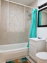 7216 S Langley Ave in Chicago, IL - Building Photo - Building Photo