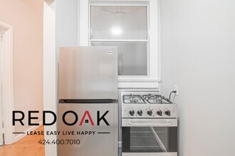 692 Valencia St in Los Angeles, CA - Foto de edificio - Building Photo