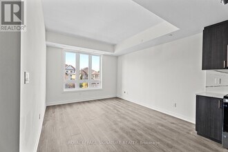 4035 Hickory Dr in Mississauga, ON - Building Photo - Building Photo