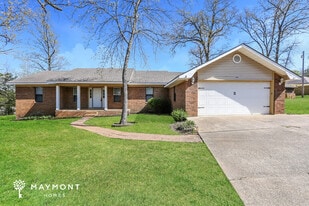 3006 Hilldale Rd in Alexander, AR - Building Photo