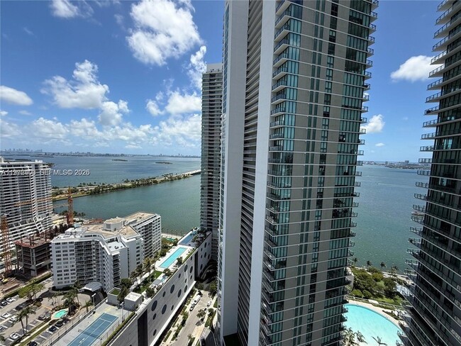 501 NE 31st St, Unit 3005 in Miami, FL - Building Photo - Building Photo