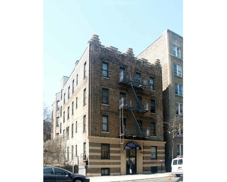 2391 Davidson Ave in Bronx, NY - Building Photo