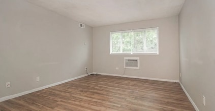 14918 Milverton Rd in Cleveland, OH - Building Photo - Building Photo