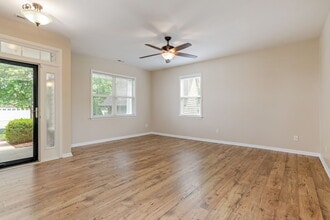 35 Foxtail Ct in Hendersonville, NC - Building Photo - Building Photo