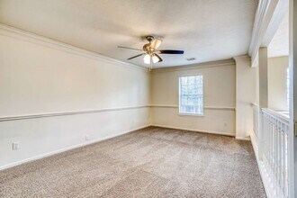 8022 Willancy Ln in Houston, TX - Foto de edificio - Building Photo