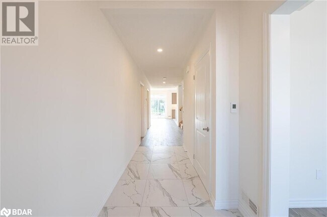 13 Spruceside Dr in Kawartha Lakes, ON - Building Photo - Building Photo