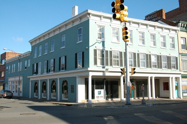 1309 State St in Schenectady, NY - Foto de edificio - Building Photo