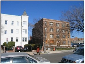 816-820 Potomac Ave SE in Washington, DC - Building Photo - Building Photo