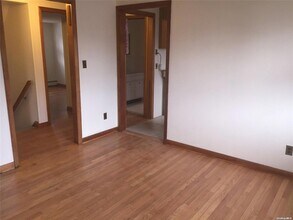 2 Dogwood Ln in Glen Cove, NY - Building Photo - Building Photo