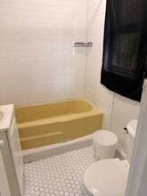 392 Court St, Unit Court Street in Plymouth, MA - Building Photo - Building Photo