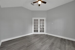 8718 Sorrel Meadows Dr in Tomball, TX - Building Photo