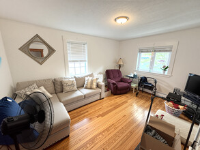 126 Jefferson Ave, Unit 2 in Everett, MA - Building Photo - Building Photo