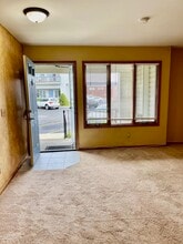 1 Willow Wood Ct, Unit 1 in East Rutherford, NJ - Building Photo - Building Photo
