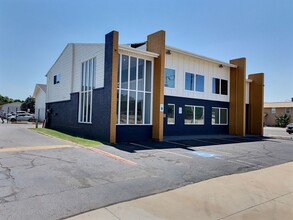 Vines at Adams in Oklahoma City, OK - Building Photo - Building Photo