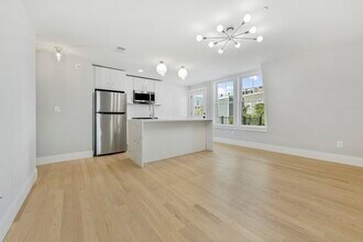 231 Princeton St, Unit 3 in Boston, MA - Building Photo - Building Photo