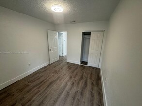 6036 SW 25th St, Unit 8 in Miramar, FL - Building Photo - Building Photo