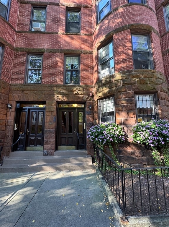 property at 17 Follen St