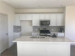 14013 Mcarthur Dr in Manor, TX - Building Photo - Building Photo