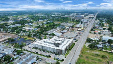 4840 N Shepherd Dr in Houston, TX - Building Photo - Building Photo