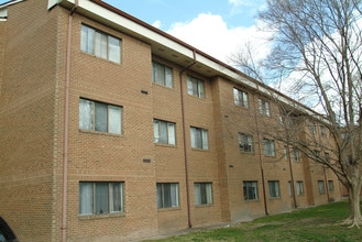 The Sands in Virginia Beach, VA - Building Photo - Building Photo