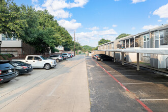 Arbor Court Condos in Dallas, TX - Building Photo - Building Photo