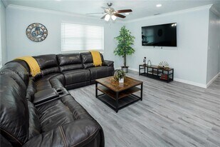 1647 NW 29th Ave in Miami, FL - Building Photo