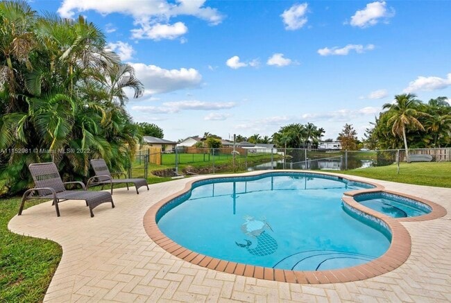 1321 SW 129th Way in Davie, FL - Building Photo - Building Photo