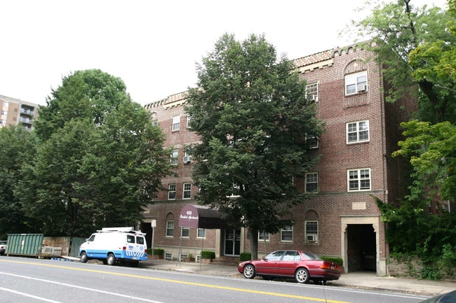 The President Apartments in Philadelphia, PA - Building Photo - Building Photo