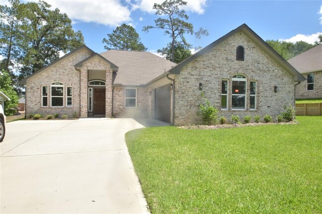 1458 River Oaks Dr in Huntsville, TX - Building Photo - Building Photo