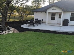 254 Ridgerock Dr in Canyon Lake, TX - Foto de edificio - Building Photo