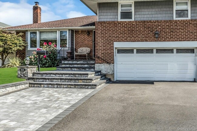property at 956 Plum Tree Rd W