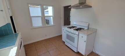 117 1/2 W Greenwood Ave in La Habra, CA - Building Photo - Building Photo