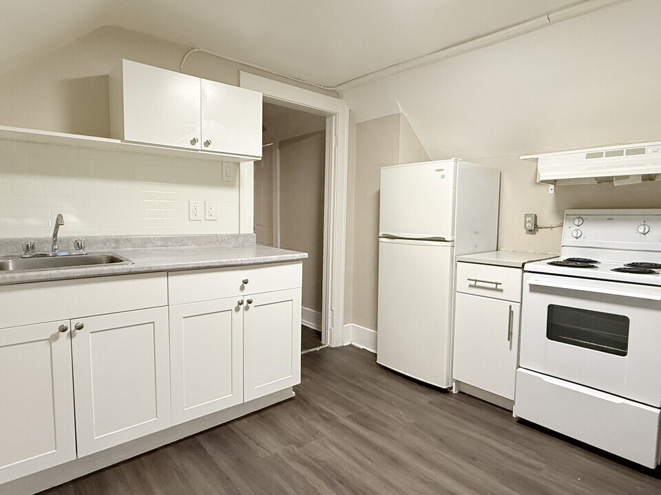 1073 Albert Rd in Windsor, ON - Building Photo