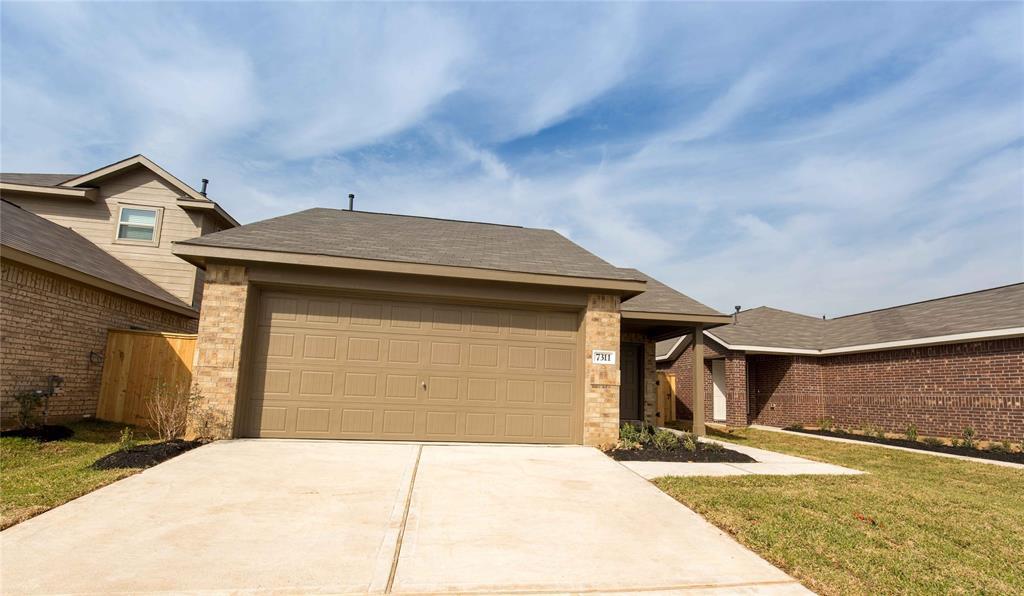 7311 Gorrion Dr in Katy, TX - Building Photo