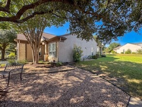 100 Sunbird Ct in Georgetown, TX - Building Photo - Building Photo