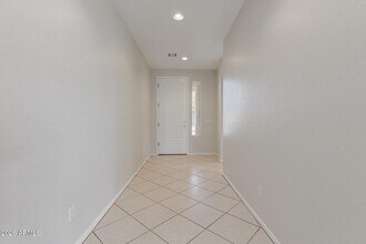 6211 W Wickieup Ln in Glendale, AZ - Building Photo - Building Photo