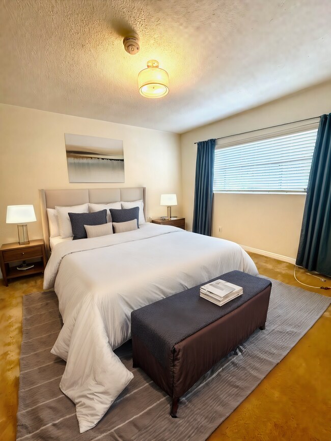 2488 Beachwood Dr-Unit -7 in Los Angeles, CA - Building Photo - Building Photo