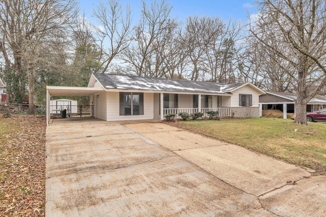 305 Ward Dr in Starkville, MS - Building Photo - Building Photo