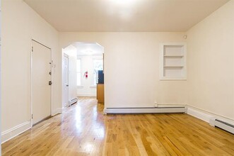 254 Van Horne St in Jersey City, NJ - Building Photo - Interior Photo