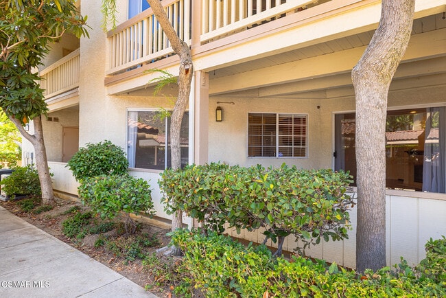 property at 5744 Oak Bend Ln