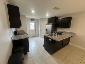 2310 Durazno Ct in Laredo, TX - Building Photo - Building Photo