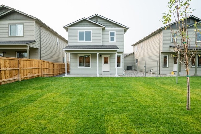 property at 489 S Kansas Loop