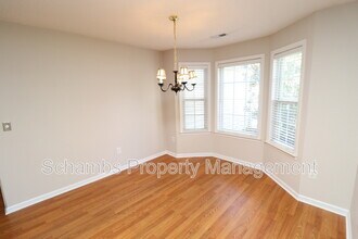 305 Firefly Rd in Holly Springs, NC - Foto de edificio - Building Photo