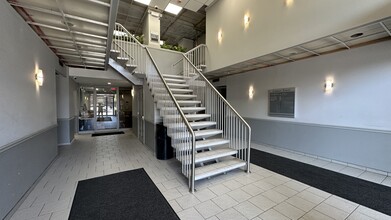 7234 W North Ave, Unit 703 in Elmwood Park, IL - Building Photo - Building Photo
