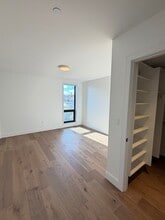 1121 Dorchester Ave, Unit 407 in Boston, MA - Foto de edificio - Building Photo