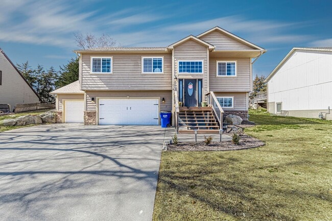 property at 1018 S Webster St
