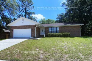 6241 Cranberry Ln E in Jacksonville, FL - Building Photo
