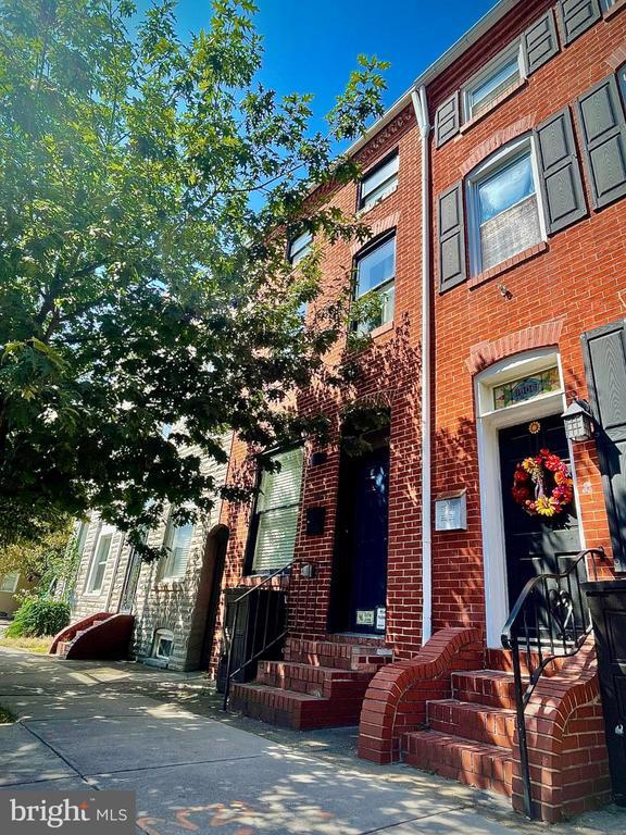 property at 1904 Bank St